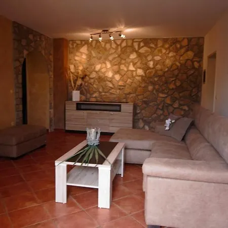 Ξενοδοχείο Sungarden With Pool 4*